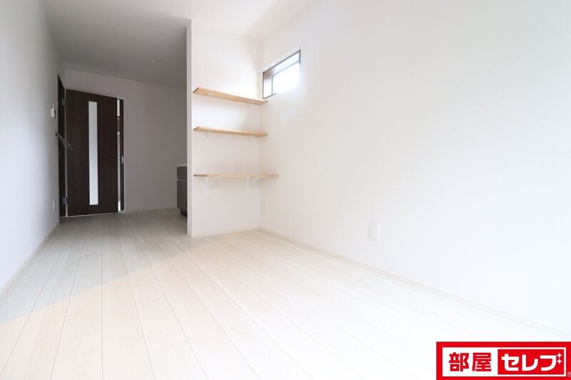 居室・リビング　１０２号室の写真です。