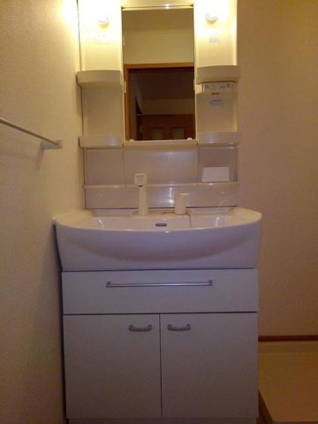 洗面設備　忙しい朝には欠かせない洗面所です