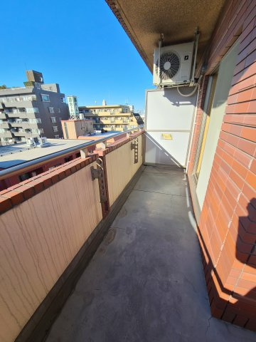 バルコニー　バルコニー付きです