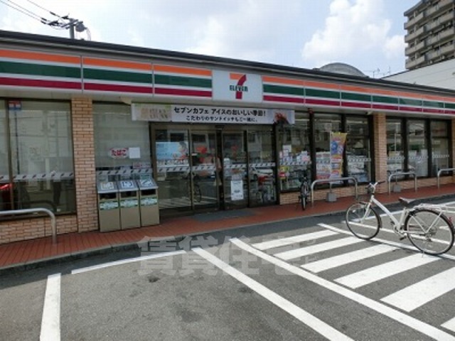 コンビニ　セブンイレブン　博多駅南店（コンビニ）まで332m