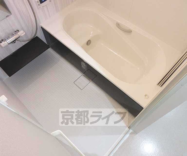 バス・シャワールーム　ゆったりくつろげるバスルームです