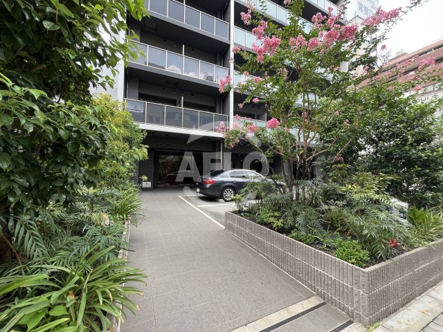 エントランス　コンフォリア・リヴ新大阪Q　エントランス