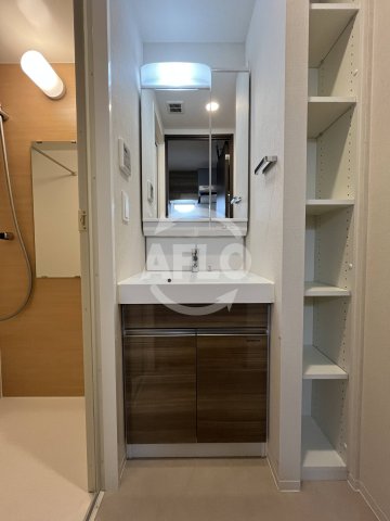 洗面設備　コンフォリア・リヴ新大阪Q　洗面台