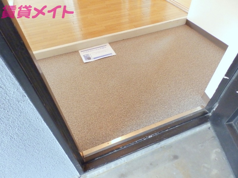玄関　別部屋参考写真です