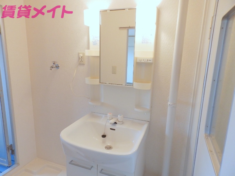 洗面設備　別部屋参考写真です