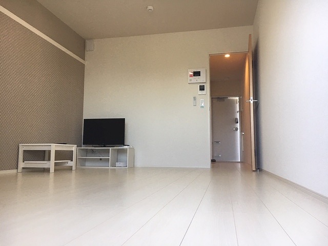 居室・リビング　備品や設備仕様は号室等により異なります現地をご確認下さい。