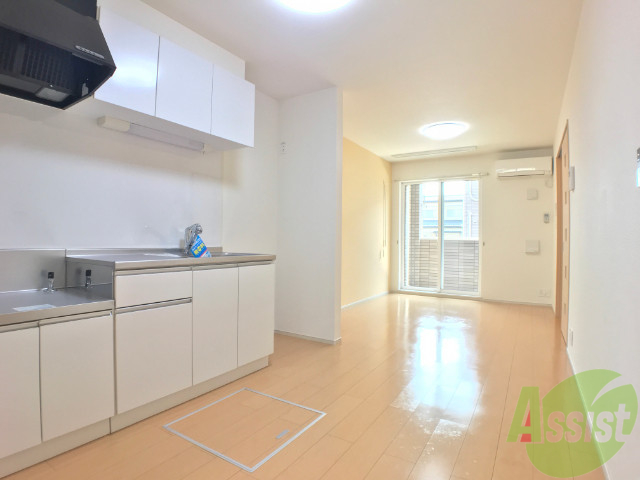 居室・リビング　キッチン側からＬＤＫを撮影。イメージを掴んでくださいね。