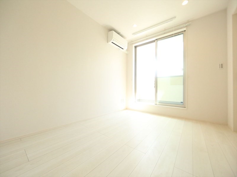 バルコニー　ＬＤＫ10.5帖　エアコン完備　バルコニー　同仕様写真