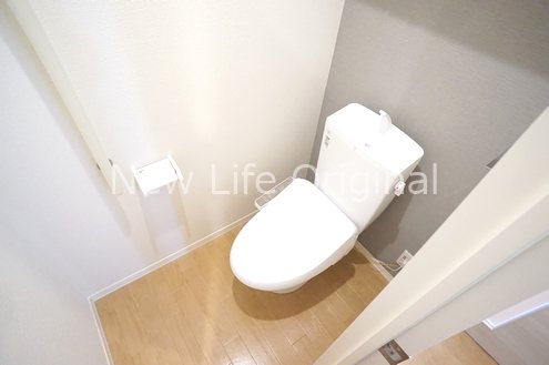 トイレ　あると嬉しい温水洗浄便座付きトイレです☆