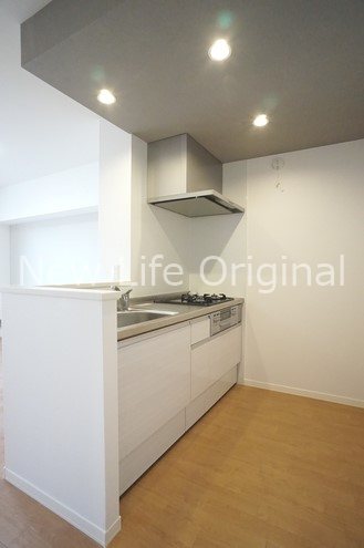 キッチン　3口コンロのステムキッチンでお料理も捗ります☆