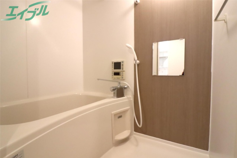 バス・シャワールーム　別部屋同型反転タイプ