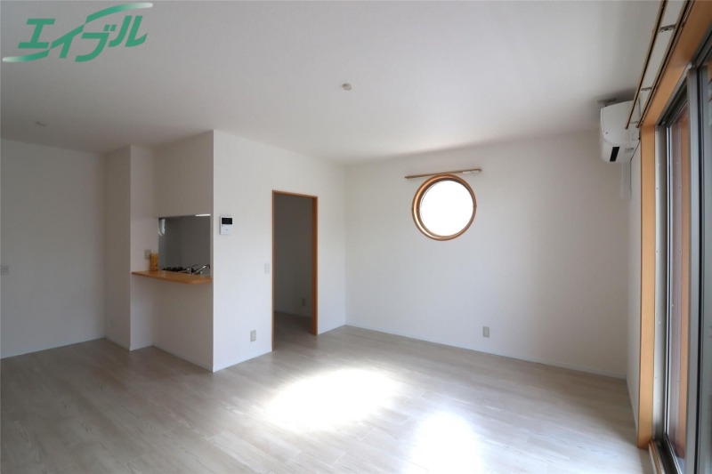 居室・リビング　別部屋同型反転タイプ