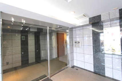 エントランス　ゆとりのあるエントランスです