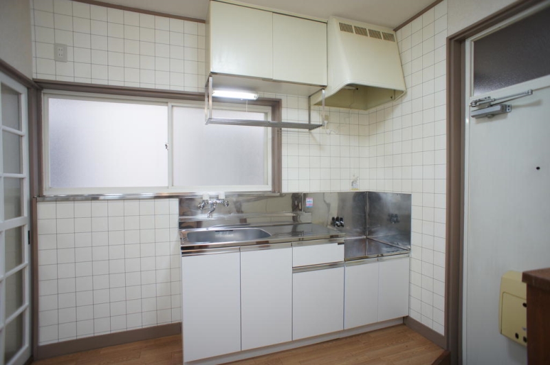 キッチン　流し台、ガス代新品