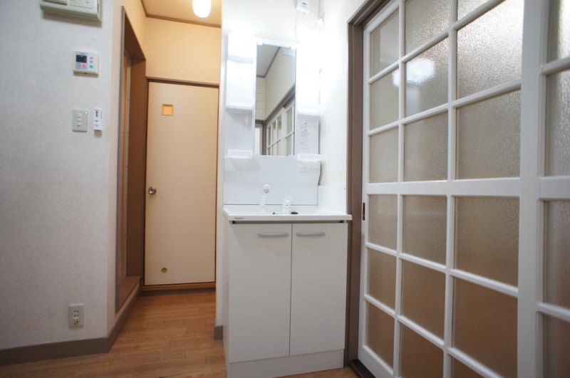 洗面設備　シャワー付き洗面台　新品