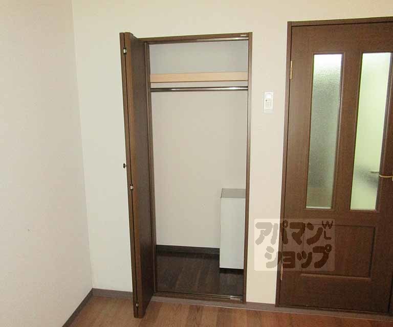 収納　１０６号室の写真です。