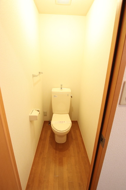 トイレ　バストイレは別室