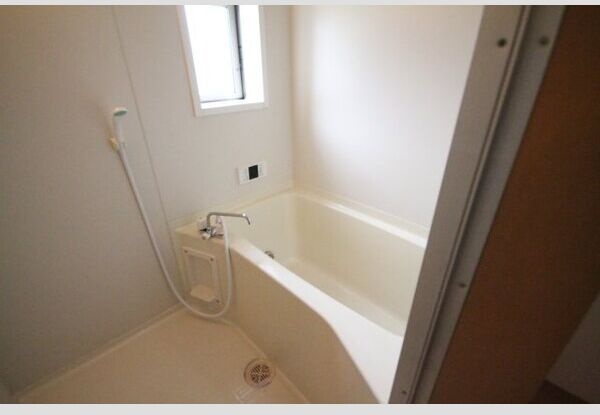 バス・シャワールーム　※写真は同じマンションの違う部屋のものになります。