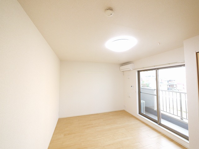 その他部屋・スペース　落ち着いて過ごせるお部屋なので、寝室にいかがでしょうか