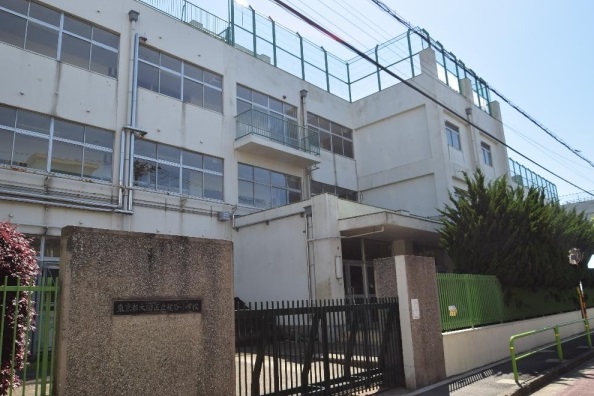 小学校　大田区立糀谷小学校（小学校）まで776m