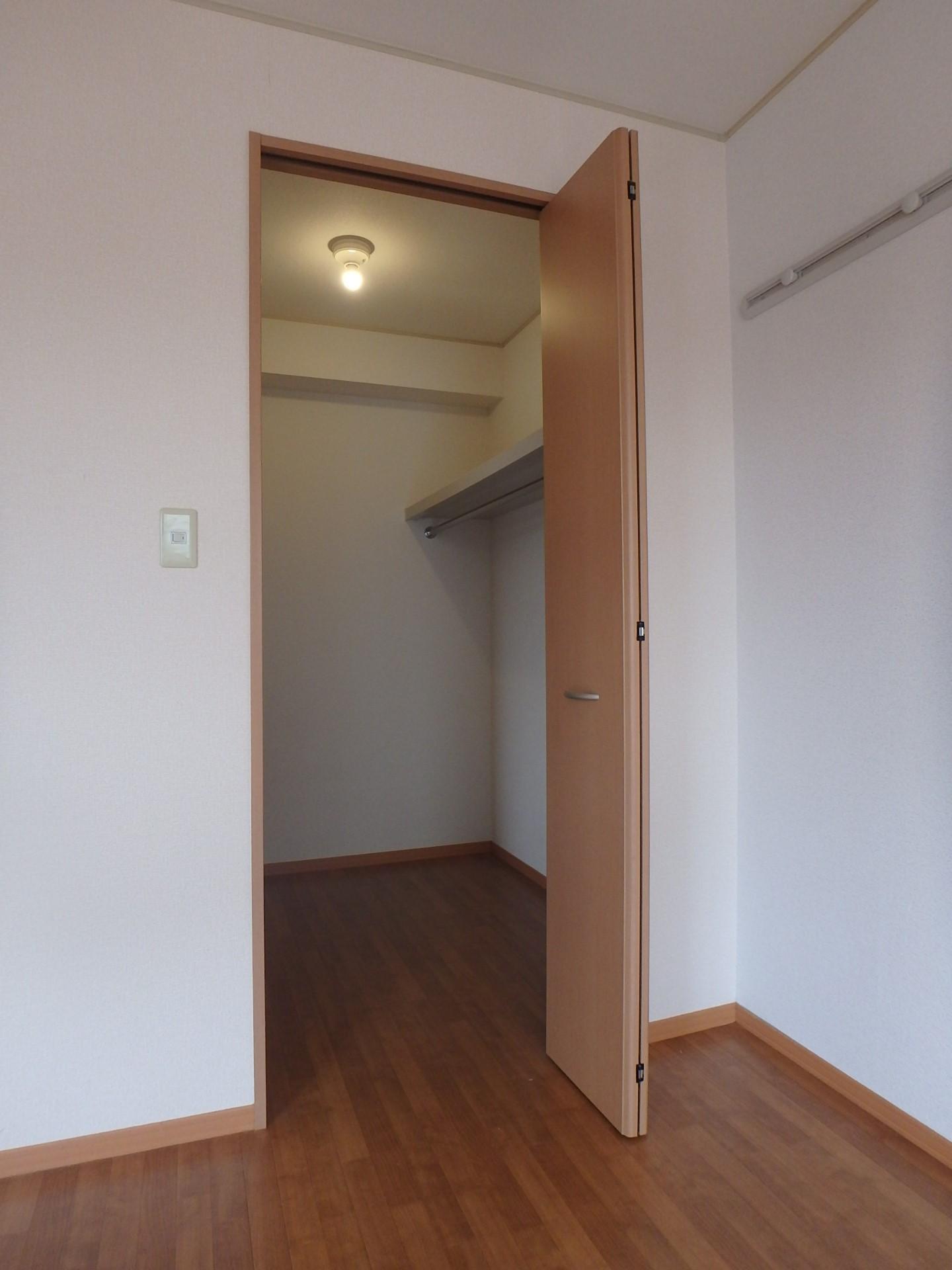 収納　南洋室にはうれしいウォ－クインクロゼット