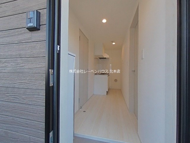 玄関　同物件別部屋参考写真