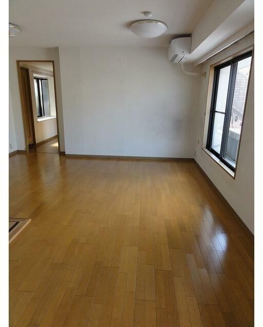 居室・リビング　開放感のあるゆったりとしたお部屋です♪