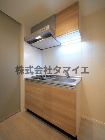 キッチン　明るい色調の室内です