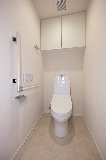 トイレ　※写真は同タイプ住戸です。