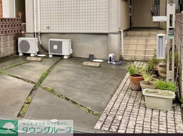 駐車場　庭