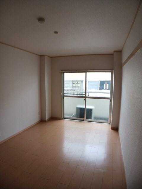 その他部屋・スペース　落ち着いて過ごせるお部屋なので、寝室にいかがでしょうか