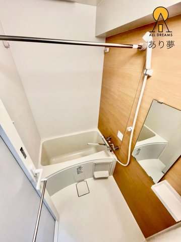 バス・シャワールーム　別部屋反転写真