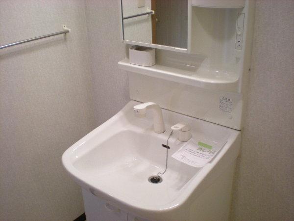 洗面設備　シャンプードレッサーで快適です。