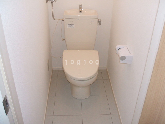 トイレ　当社サービスセンターで温水洗浄便座の設置承ります★