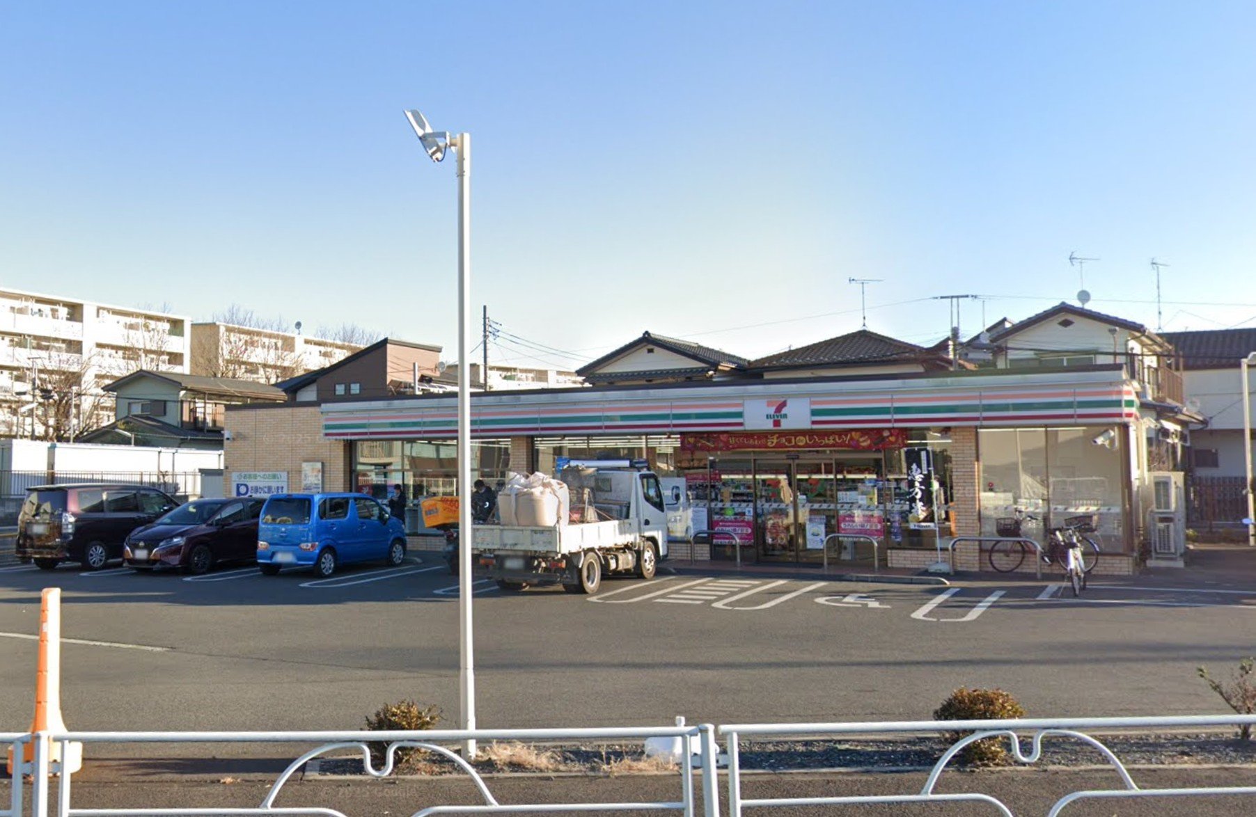 コンビニ　セブンイレブン東久留米下里7丁目店（コンビニ）まで800m