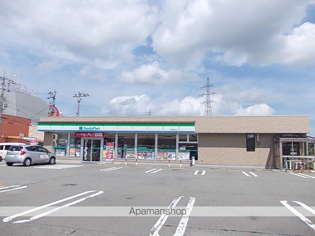 コンビニ　ファミリーマート金沢福久店（コンビニ）まで1000m