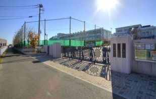 中学校　川口市立南中学校（中学校）まで1331m