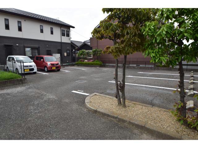 駐車場　駐車場