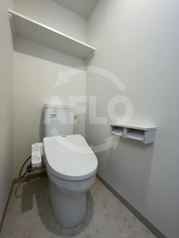 トイレ　エルプレイス本町　温水洗浄便座