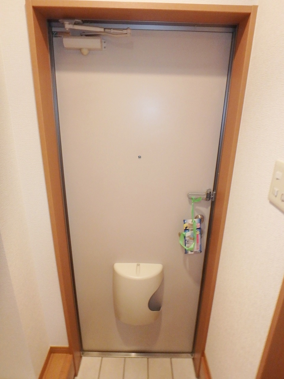 玄関　※写真は同間取り別部屋のものです