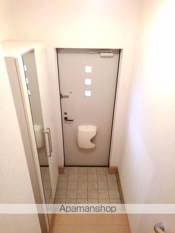 クレメントAの玄関写真
