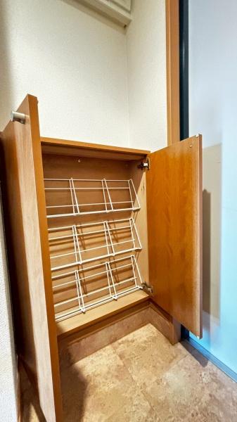 玄関　シューズボックス