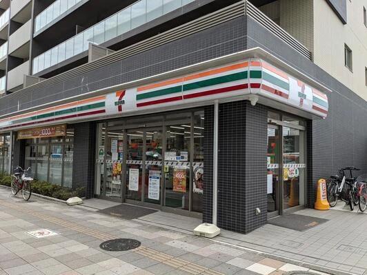 コンビニ　セブンイレブン 扇大橋駅前店（コンビニ）まで200m