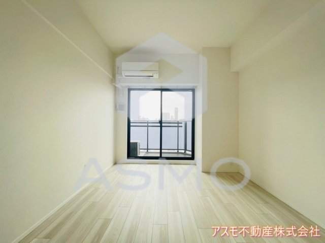 ファーストフィオーレ大阪城イーストの居間写真
