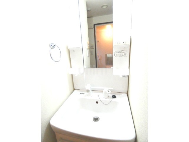 洗面設備　※他の部屋の写真です
