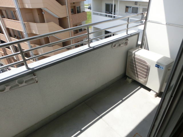 バルコニー　※写真は別のお部屋のものです。現況を優先させて頂きます。