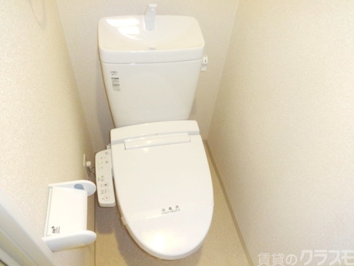 トイレ　暖房便座で冬も安心のトイレです☆
