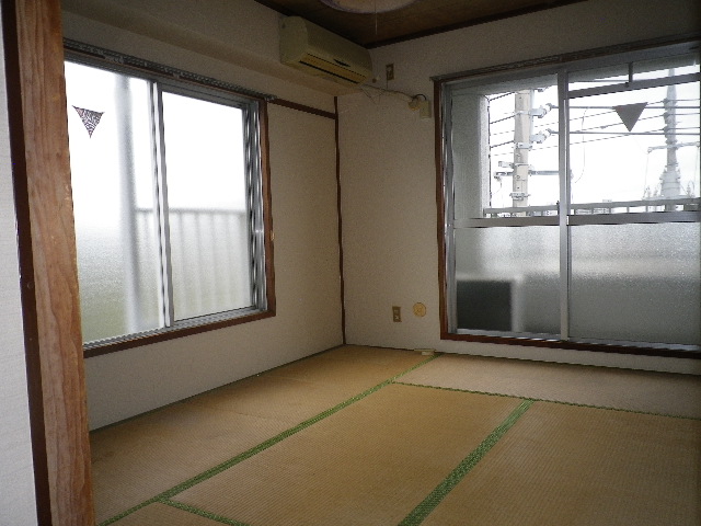 アベニューハイツ石川の内装写真