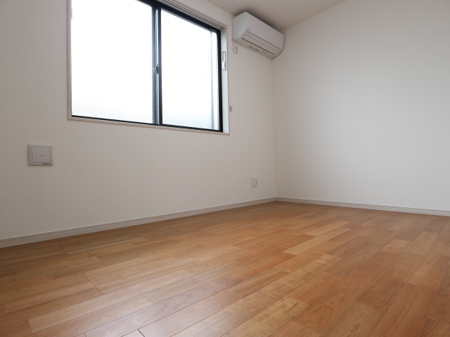 居室・リビング　※写真は他号室です