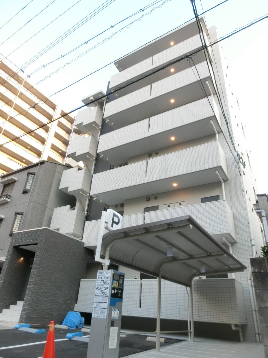 広島市中区住吉町のマンションの建物外観